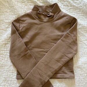 ALO Yoga Brown Long Sleeve Top